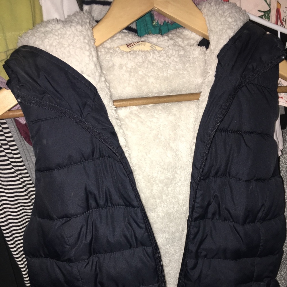 Hollister vest